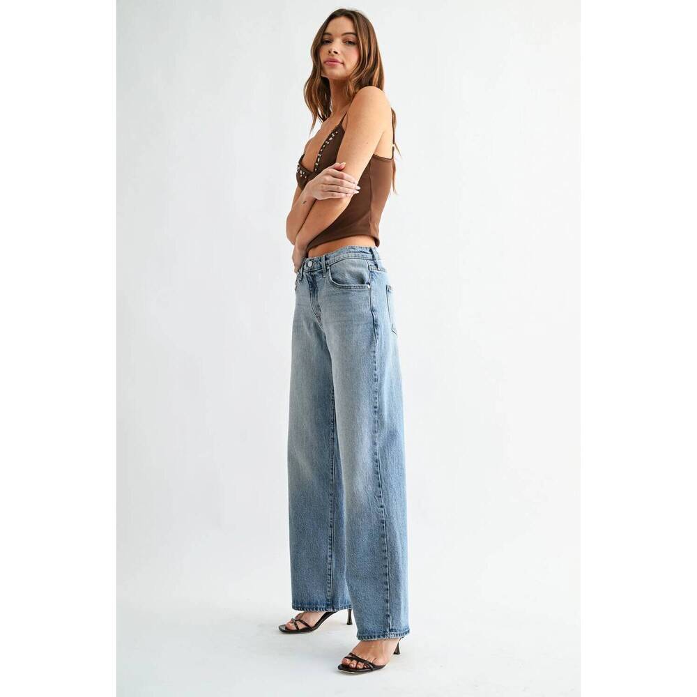 NEW JUST BLACK DENIM lightweight relaxed straight jean in light wash - Picture 4 of 5